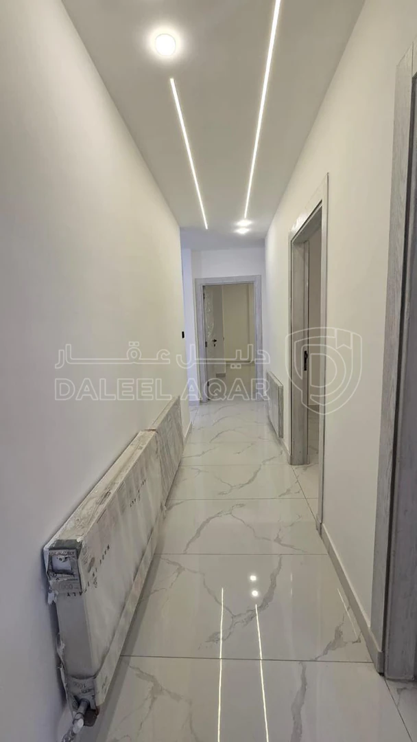 شقة في البنيات - قريب مدارس الحصاد - 105,000 دأ - صورة 1